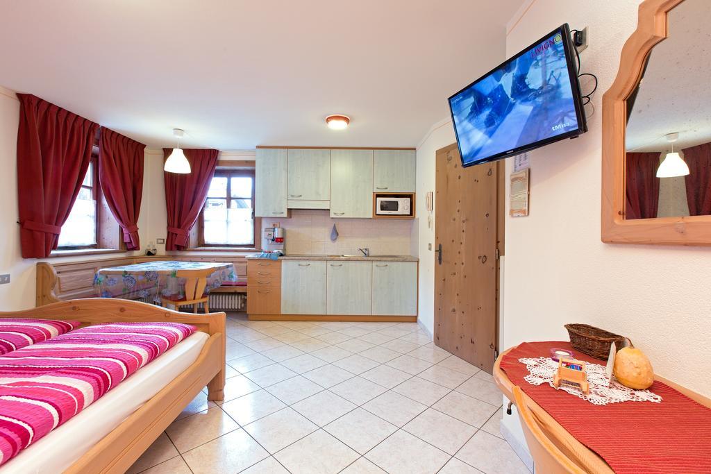 Bait Vegl Appartement Livigno Kamer foto
