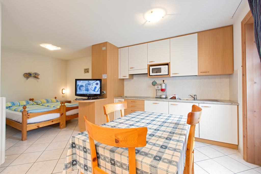 Bait Vegl Appartement Livigno Kamer foto